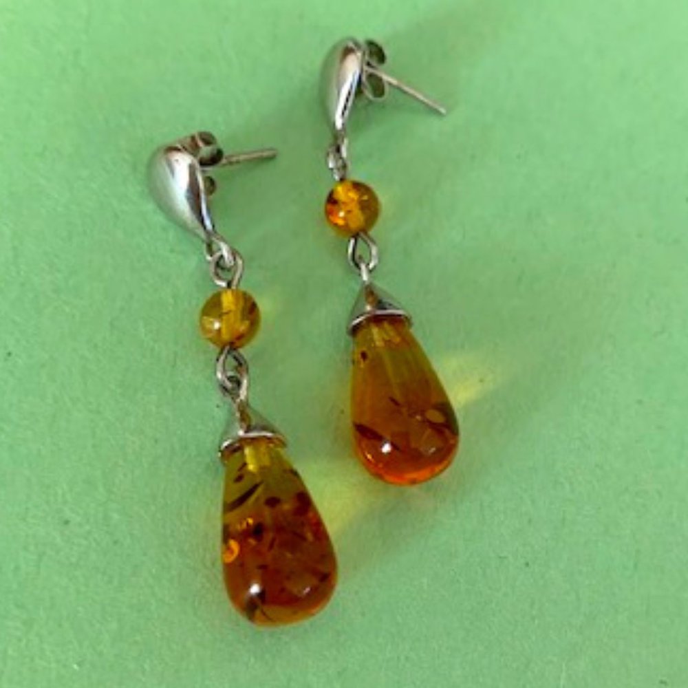 NEW Amber dangling drop earrings